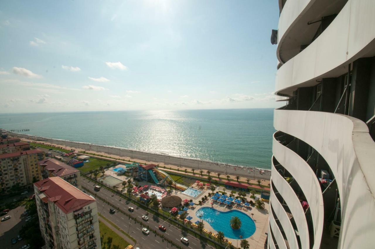 Orbi Apart Hotel In Front Of Aquapark 바투미 외부 사진